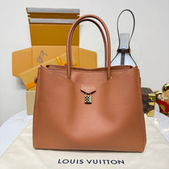 Louis Vuitton Vendôme Medium Handbag Vendome M26501 Brown M26338 Black Chip Monogram Engraved Padlock Fashionable Modern Clutch Tote Crossbody Bag #195566