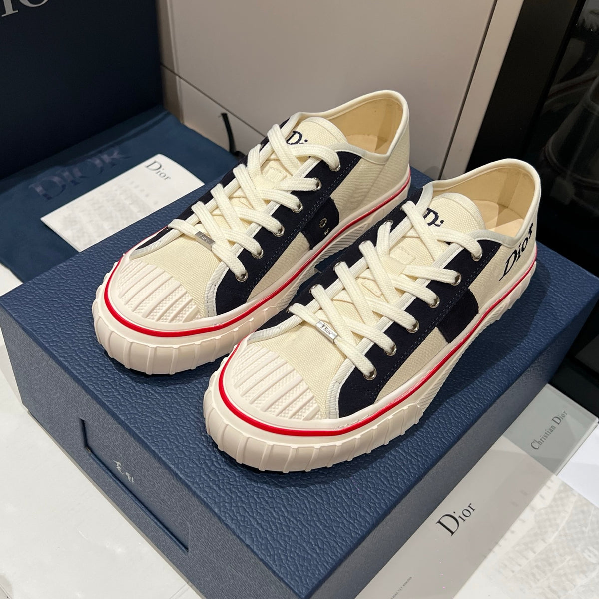 DIOR Dior Hooper Low-Top Sneaker Beige and Blue Dior Oblique Jacquard and Black Suede Calfskin #393809